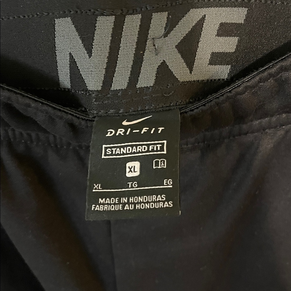 Nike Men's Black Joggers - Picture 2 of 3